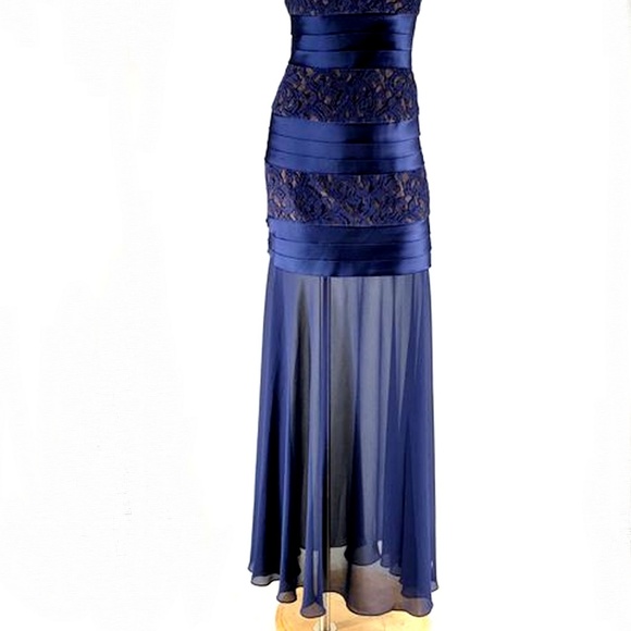 BCBGMaxAzria • Shadie Strapless Lace-Blocked Gown - Picture 3 of 8